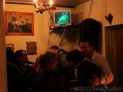 20120319000658-ie-achill-band_social-dancing-w