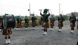 ie20030420-achill-easterparade-12-raisethebar-w