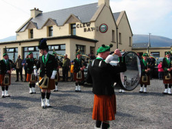 ie20030420-achill-easterparade-15-swing-w