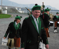 ie20030420-achill-easterparade-23-collectors-w