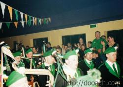 20000318-020-ie-achill-band_dance-clapping-w