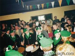 20000318-040-ie-achill-band_dance-chatorama-w
