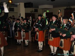 20050319-035-ie-achill-dooaghdance-girlpipers-w