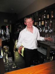 20070319-016-ie-achill-dooaghdance-alan_at_the_bar-w