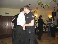 20080319013350-ie-achill-band_dance-twisting_to_siege_of_venice-w