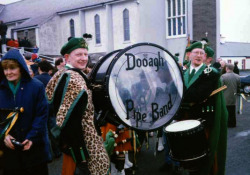 19970317-000-ie-achilll-stpatricksday-doo97drum-w