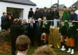 19970317-000-ie-achilll-stpatricksday-doo97pres1-w