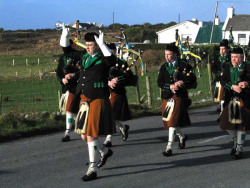 20040317-016-ie-achill-stpatricksday-readytostop-w