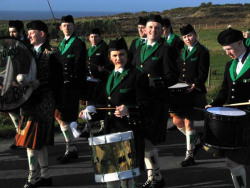 20040317-020-ie-achill-stpatricksday-lookover-w