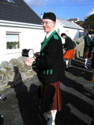 20040317-035-ie-achill-stpatricksday-declanisready-w