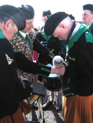 20040317-062-ie-achill-stpatricksday-fixitup-w
