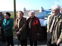 20040317-080-ie-achill-stpatricksday-fadians-w