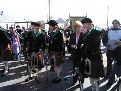 20040317-089-ie-achill-stpatricksday-break-w