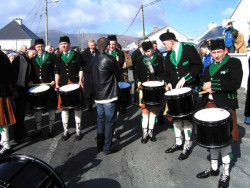 20040317-092-ie-achill-stpatricksday-drumsection-w