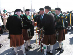 20040317-094-ie-achill-stpatricksday-twistit-w