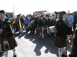 20040317-095-ie-achill-stpatricksday-reviewperformance-w