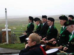 20050317-021-ie-achill-stpatricksday-drummingline-w