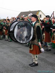 20050317-063-ie-achill-stpatricksday-bigdrummer-w