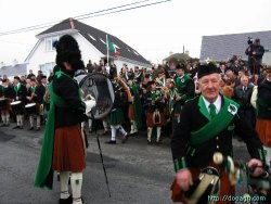 20050317-081-ie-achill-stpatricksday-breakup-w