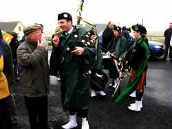 20070317-025-ie-achill-stpatsdayparade-john_chatting-w