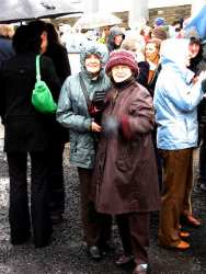20070317-039-ie-achill-stpatsdayparade-look_over-w