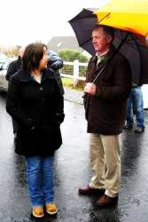20070317-043-ie-achill-stpatsdayparade-.eneas_chatting-w