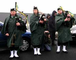 20070317-051-ie-achill-stpatsdayparade-blow_up-w