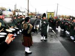 20070317-060-ie-achill-stpatsdayparade-play_on-w