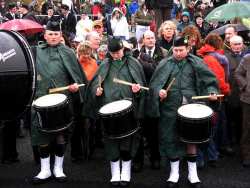 20070317-064-ie-achill-stpatsdayparade-rattle-w