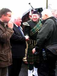 20070317-070-ie-achill-stpatsdayparade-handshake-w