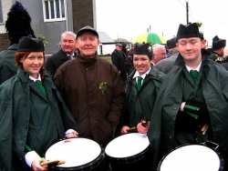20070317-078-ie-achill-stpatsdayparade-john_with_the_drummers-w