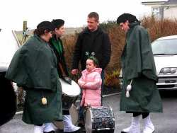 20070317-080-ie-achill-stpatsdayparade-drums_at_rest-w