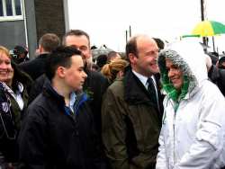 20070317-084-ie-achill-stpatsdayparade-smiiling_in_the_rain-w