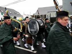 20070317-102-ie-achill-stpatsdayparade-midpack-w