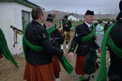 20100317172537-ie-achill-st_patricks_day-shaking-w