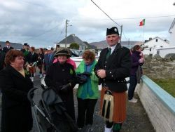 20110317102125-ie-achill-mary-owen_waiting-w