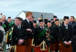 20110317102629-ie-achill-mary-waiting_game-w