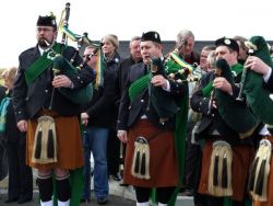 20110317103231-ie-achill-carolann-prepare-w
