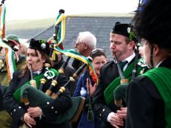 20110317103241-ie-achill-carolann-shamrock-w