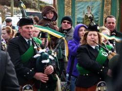 20110317103352-ie-achill-carolann-huffington-w