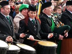 20110317103359-ie-achill-carolann-red-w