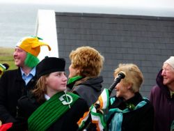 20110317103653-ie-achill-mary-look_other_way-w